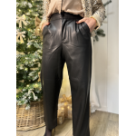 Pantalon noir en simili cuir femme - Élégance et audace au quotidien