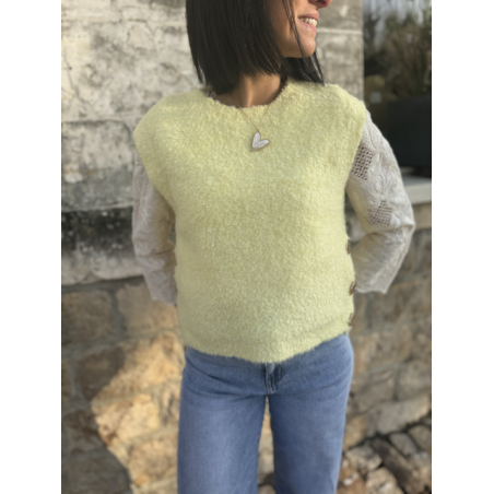 Pull Sans Manches Jaune avec Boutons dorés- Style et Modernité