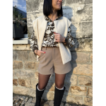 Short beige Taille Haute avec Ceinture Camel - Élégance et Style Assuré