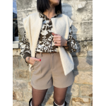 Short beige Taille Haute avec Ceinture Camel - Élégance et Style Assuré