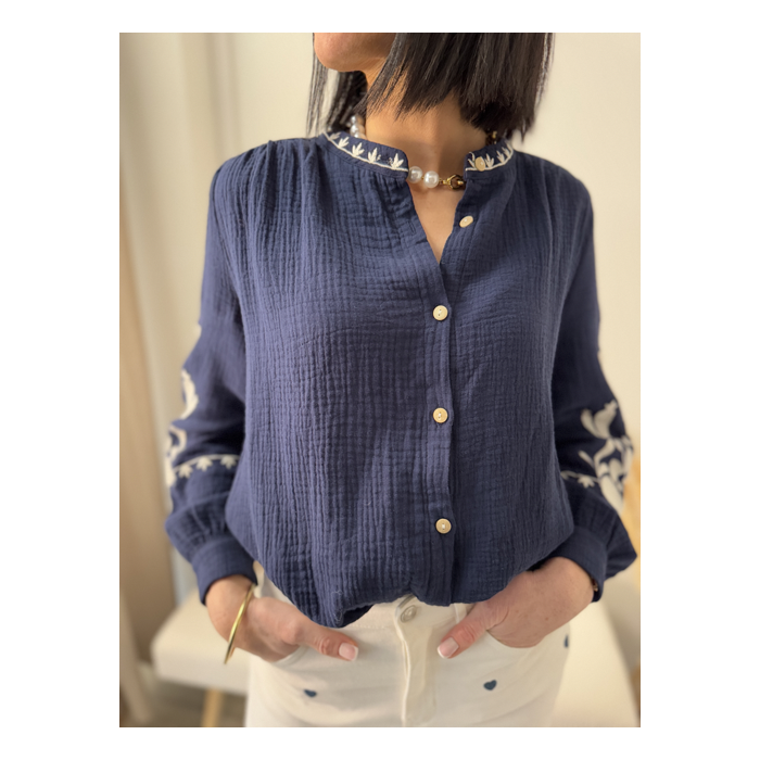 Blouse bleu marine brodée - Élégance et confort pour un style raffiné