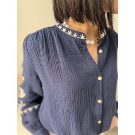 Blouse bleu marine brodée - Élégance et confort pour un style raffiné