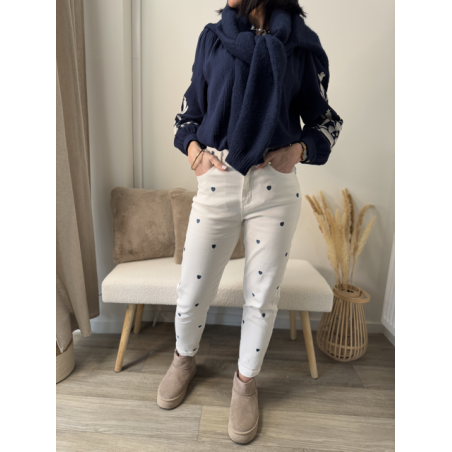 Blouse bleu marine brodée - Élégance et confort pour un style raffiné