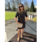 Robe Noire Droite avec Poches – Élégance & Intemporalité