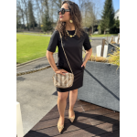Robe Noire Droite avec Poches – Élégance & Intemporalité