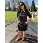 Robe Noire Droite avec Poches – Élégance & Intemporalité
