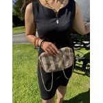 Robe noire courte près du corps – Col V & boutons dorés | Melle Jeanne