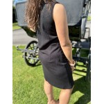 Robe noire courte près du corps – Col V & boutons dorés | Melle Jeanne