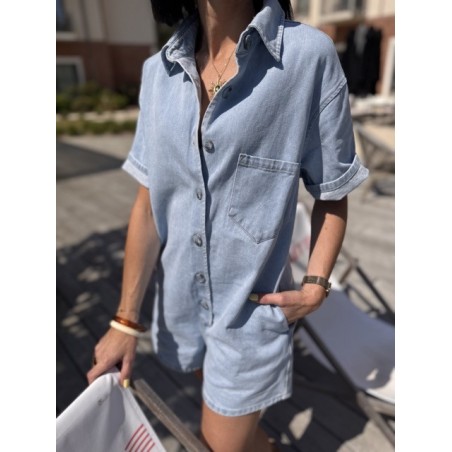 Combi-short en jean clair manches courtes – Look estival casual | La Dolce Vibe