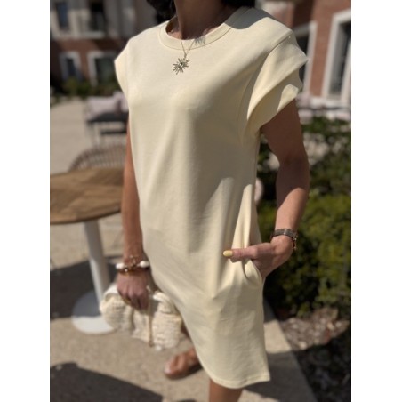 Robe tee-shirt blanc ou jaune – Melle Jeanne | Confort et style au quotidien