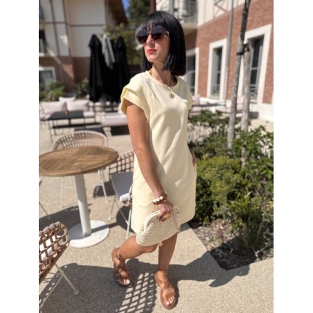 Robe tee-shirt blanc ou jaune – Melle Jeanne | Confort et style au quotidien