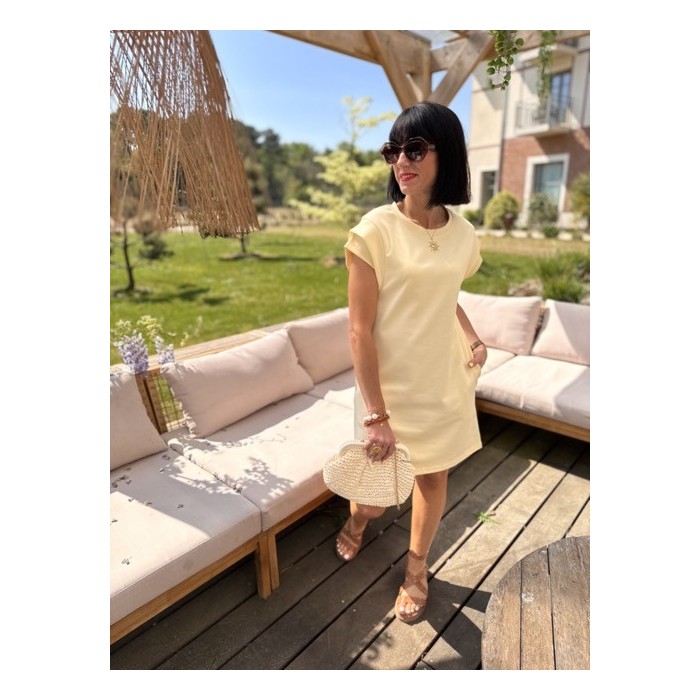 Robe tee-shirt blanc ou jaune – Melle Jeanne | Confort et style au quotidien