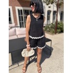 Top noir en lin festonné – Melle Jeanne | Élégance naturelle et détails raffinés