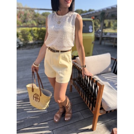 Short jaune à plis et ceinture – Melle Jeanne | Chic estival et confort