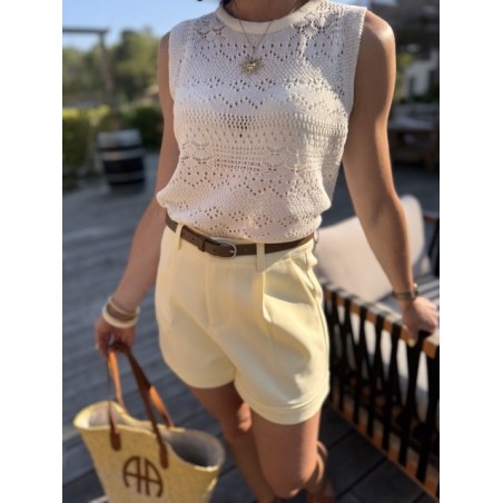 Short jaune à plis et ceinture – Melle Jeanne | Chic estival et confort