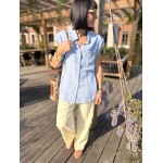 Blouse à épaulettes fluide – Melle Jeanne | Élégance structurée et confort