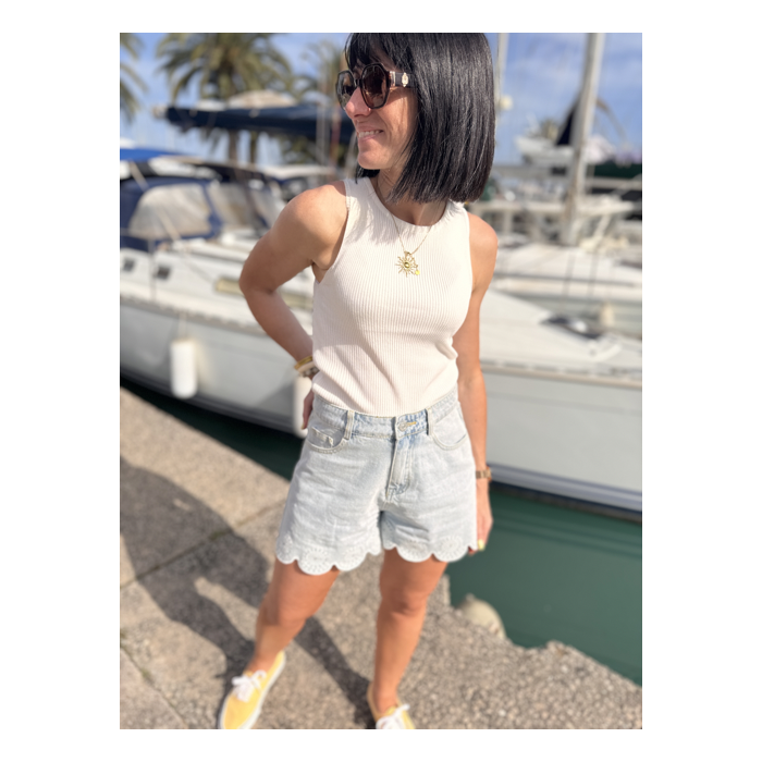 Short en jean brodé coupe pétale – Melle Jeanne | Denim féminin été