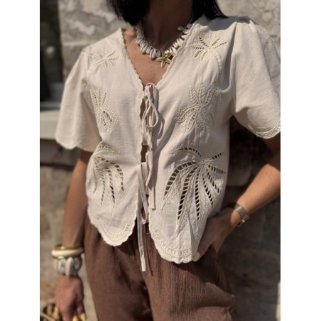 Blouse Femme Manches Courtes avec Nœud et Broderie Palmier – Écrue ou Blanche