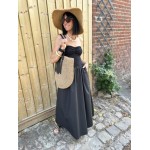 Chapeau féminin avec bandeau noir et détail soleil doré | Collection Le Soleil