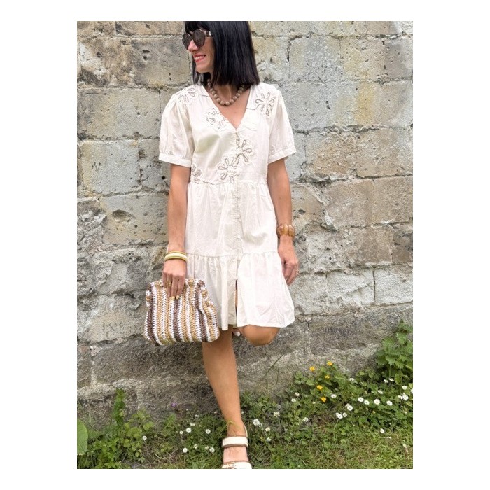 Robe nude brodée manches courtes – Melle Jeanne | Style bohème chic