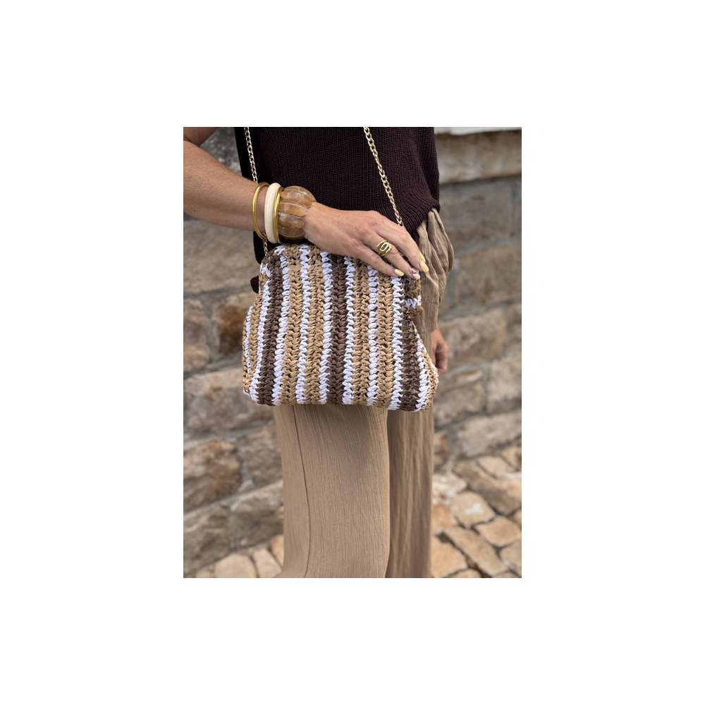 Pochette tressée marron blanc camel – Chaîne dorée | Melle Jeanne Pochette tressée marron blanc camel – Chaîne dorée | Melle Jeanne