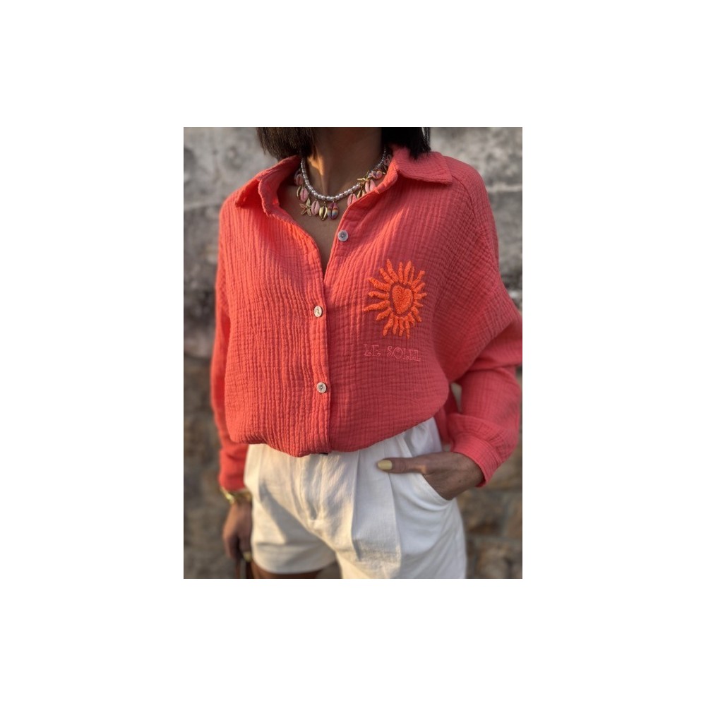 Chemise corail gaze de coton avec soleil brodé – Taille unique 36 à 42 | Melle Jeanne Chemise corail gaze de coton avec soleil brodé – Taille unique 36 à 42 | Melle Jeanne