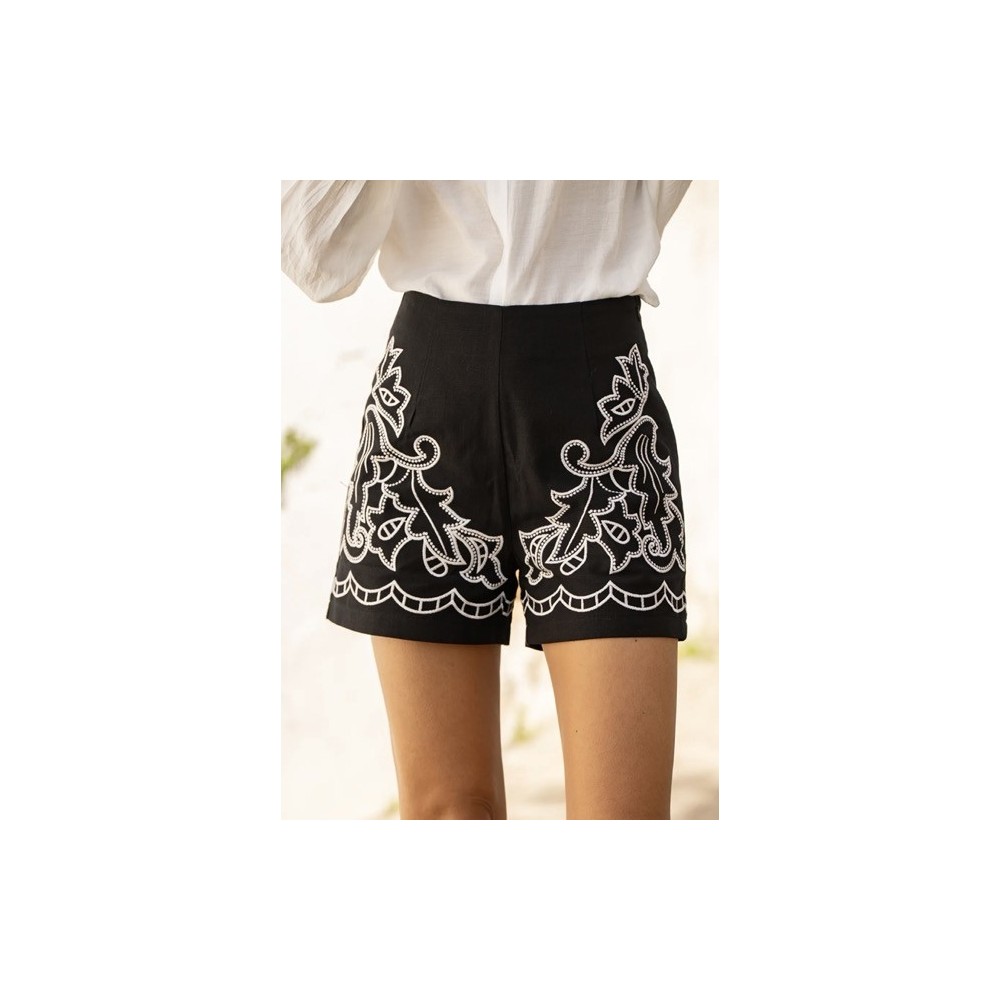 Short noir taille haute broderies blanches – Du S au L | Melle Jeanne Short noir taille haute broderies blanches – Du S au L | Melle Jeanne