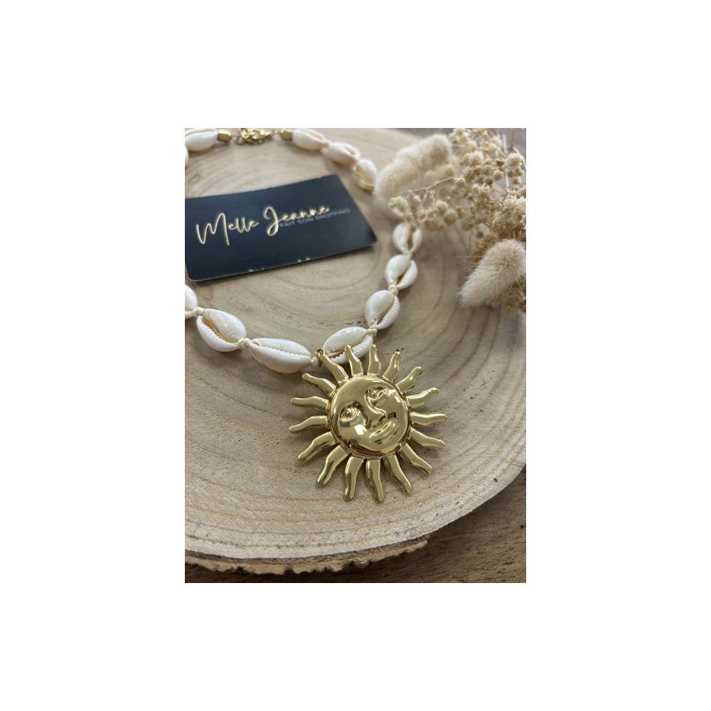 Collier coquillages & médaillon soleil – Acier inoxydable doré Collier coquillages & médaillon soleil – Acier inoxydable doré