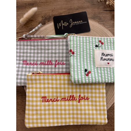 Pochette brodée Merci – Carreaux vichy rétro