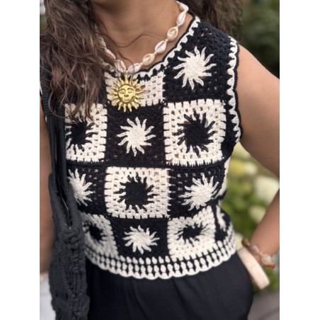 Top court crochet noir & blanc – Motif soleil | Escapade Azur | Melle Jeanne