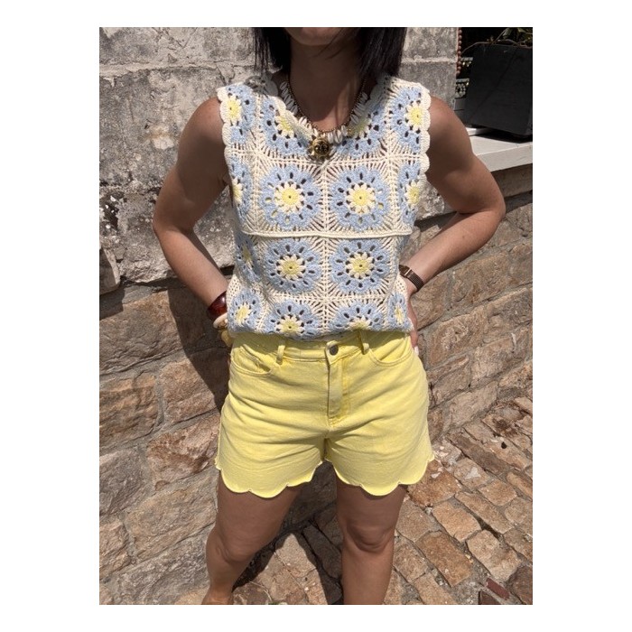 Top crochet marguerite pastel – style bohème rétro