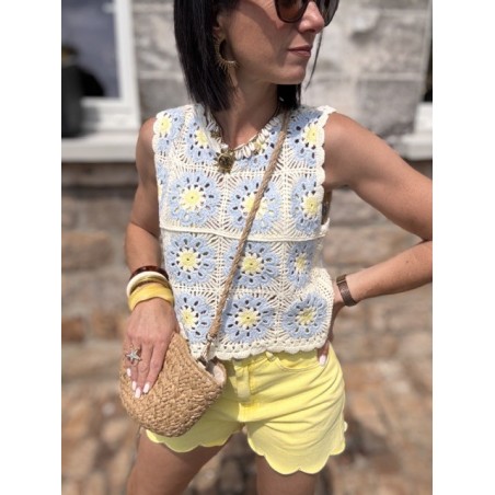 Top crochet marguerite pastel – style bohème rétro