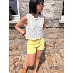 Short jaune pastel festonné – style estival féminin