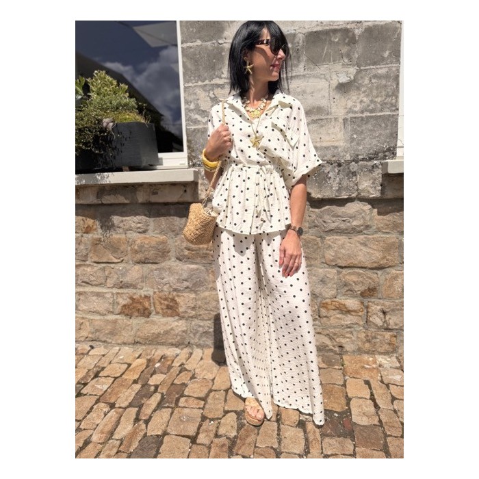Ensemble fluide noir et blanc à pois – pantalon large & haut ceinturé