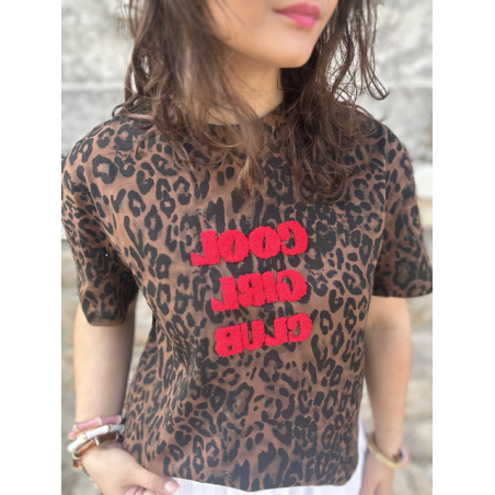 Tee-shirt léopard à message rouge – Taille unique jusqu’à 42, manches courtes
