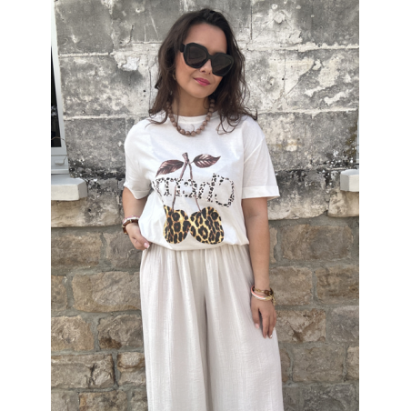 Top blanc motif cerise et léopard – Manches courtes, taille unique jusqu’à 42