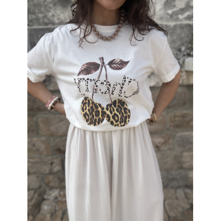 Top blanc motif cerise et léopard – Manches courtes, taille unique jusqu’à 42
