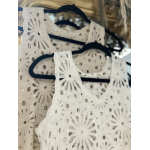 Top en maille blanc col V – basique chic femme
