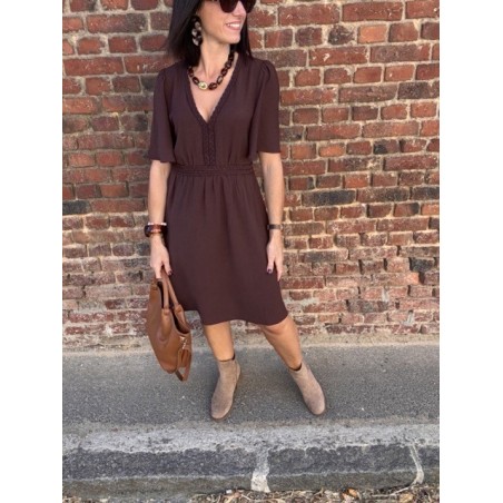 Robe Marron Fluide Femme – Col V avec Détails Tressés (XS au XL)
