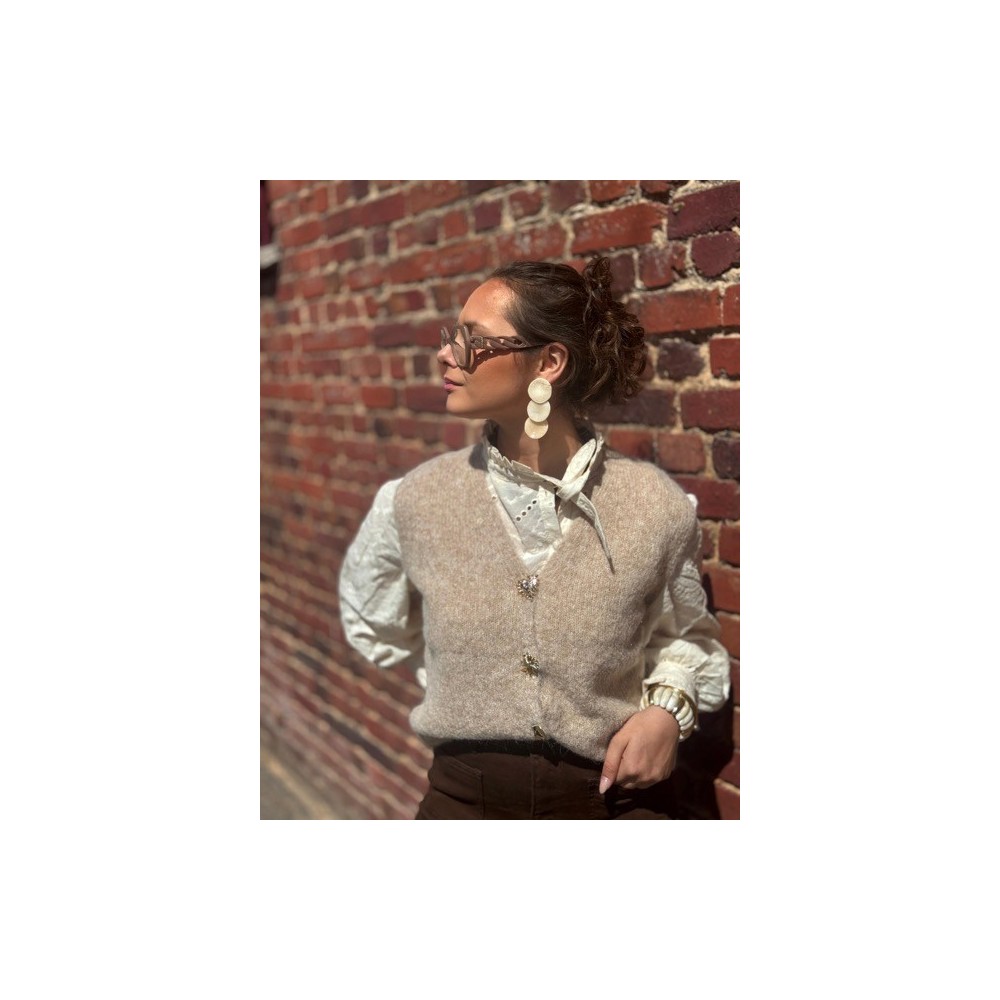 Gilet Sans Manches Femme – Beige avec Boutons Fantaisie, Taille Unique Jusqu’au 42 Gilet Sans Manches Femme – Beige avec Boutons Fantaisie, Taille Unique Jusqu’au 42