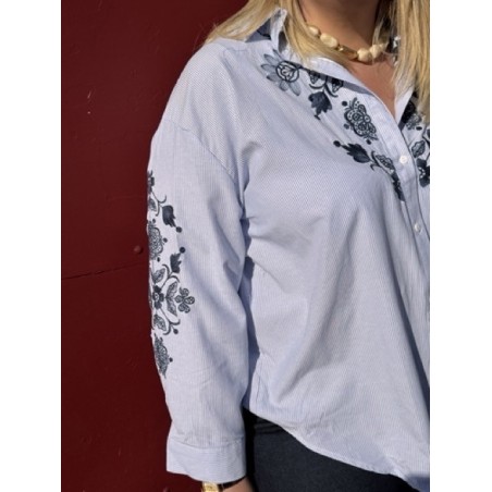 Chemise Femme Rayée Bleue avec Broderies Florales (Tailles 2 à 6)