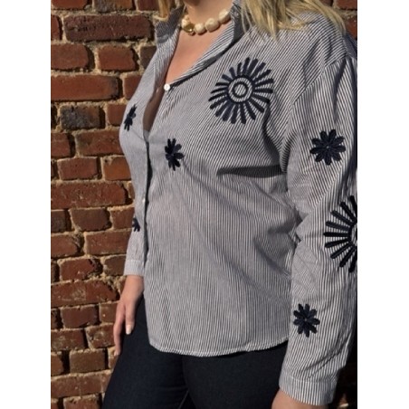 Chemise Femme Rayée Bleu Marine Broderies Fleurs & Soleil (L à XXXXL)