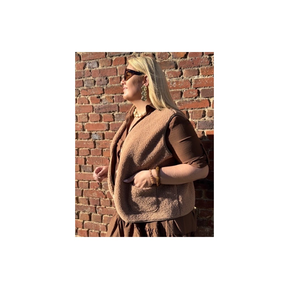 Gilet Sans Manches Moumoute Femme – Beige Rosé (L à XXXXL) Gilet Sans Manches Moumoute Femme – Beige Rosé (L à XXXXL)