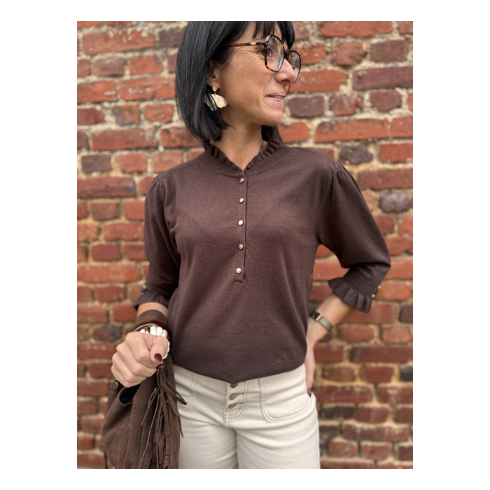 Pull fin élégant avec boutons & manches volantées – Écru ou Marron – Tailles XS/S et M/L