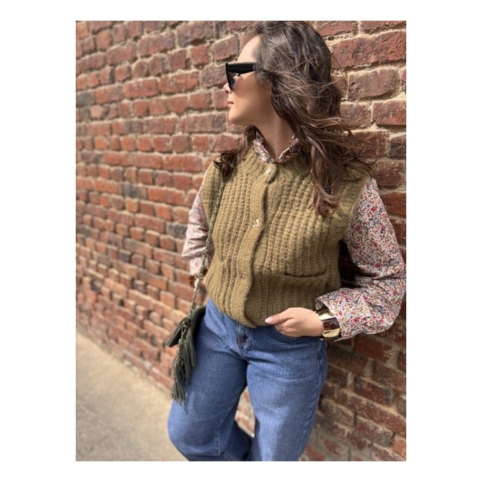 Gilet Sans Manches Kaki Femme – Boutons Cœurs Fantaisie (Taille Unique 36 à 40).