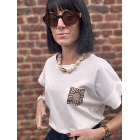 T-shirt blanc femme motif soleil – Dos imprimé & poitrine | Vert ou Marron | Taille unique 36-42