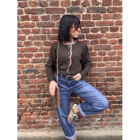Pull marron femme chic – Détails volantés & boutons fleuris | Taille unique 36-42