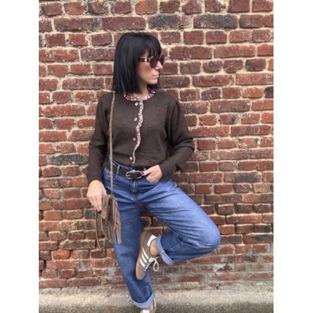 Pull marron femme chic – Détails volantés & boutons fleuris | Taille unique 36-42