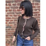 Pull marron femme chic – Détails volantés & boutons fleuris | Taille unique 36-42
