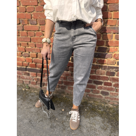 Jean coupe ballon – Confort et style pour la rentrée